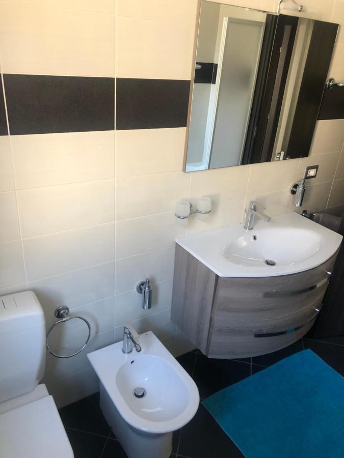 Apartamento "La Bella Della Cappuccina" Casa Con Parcheggio Interno Gratuito Domodossola Exterior foto