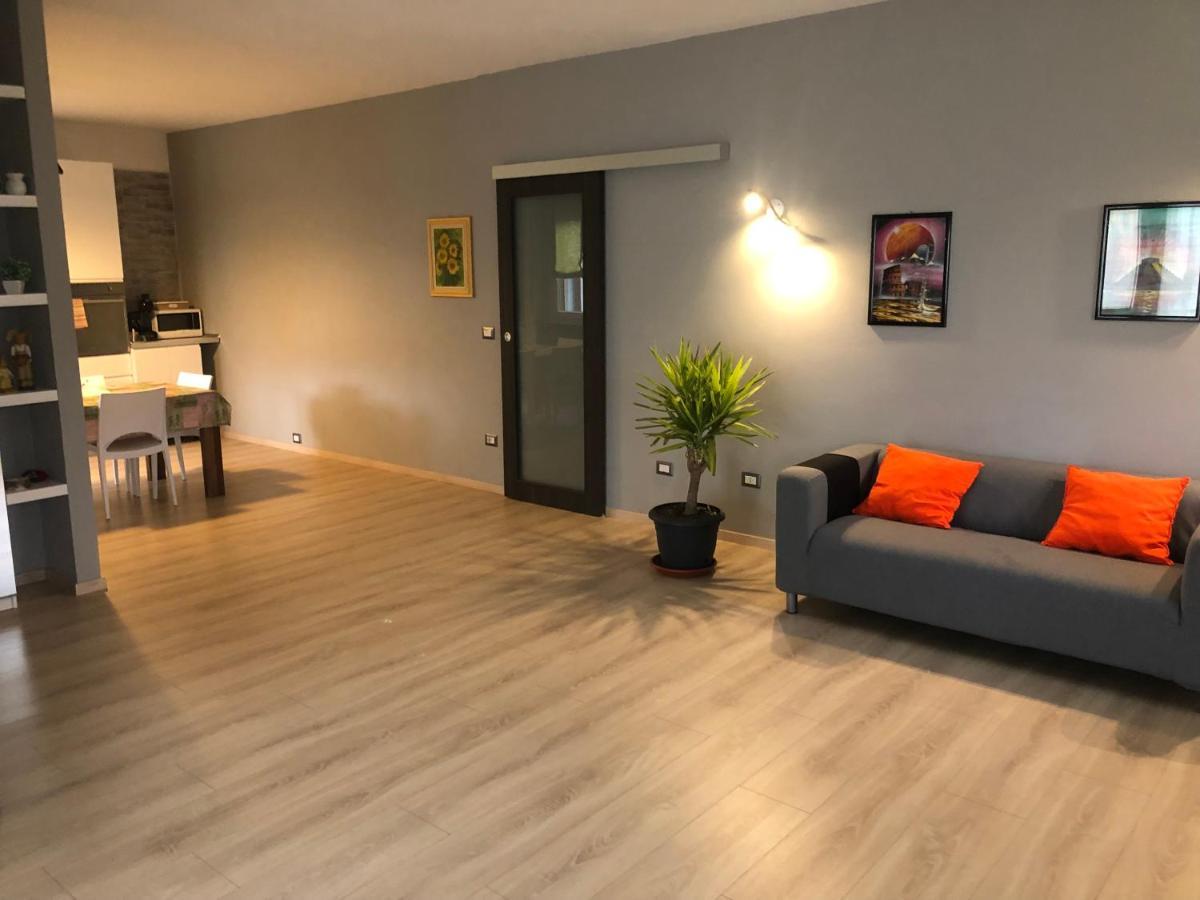 Apartamento "La Bella Della Cappuccina" Casa Con Parcheggio Interno Gratuito Domodossola Exterior foto